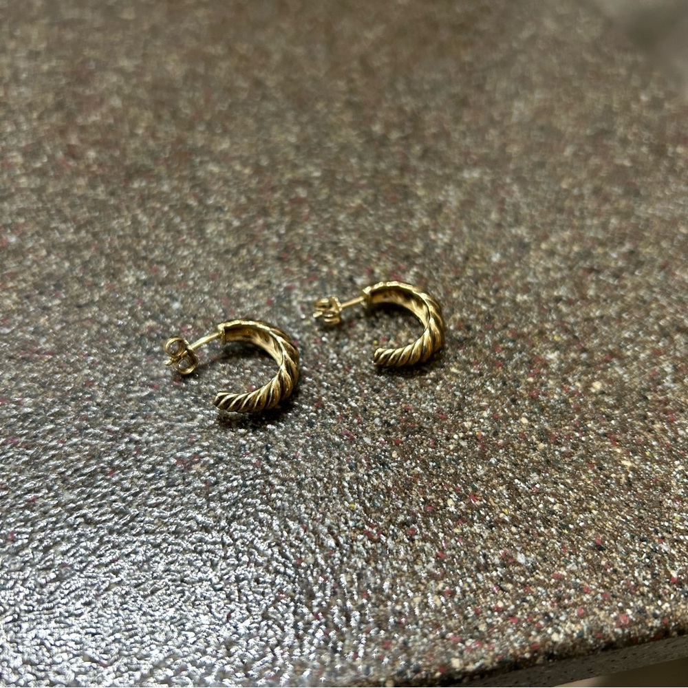Mejuri Croissant Dome Earrings